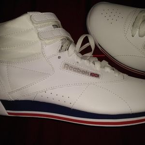 Classic Reebok high top white 8.5